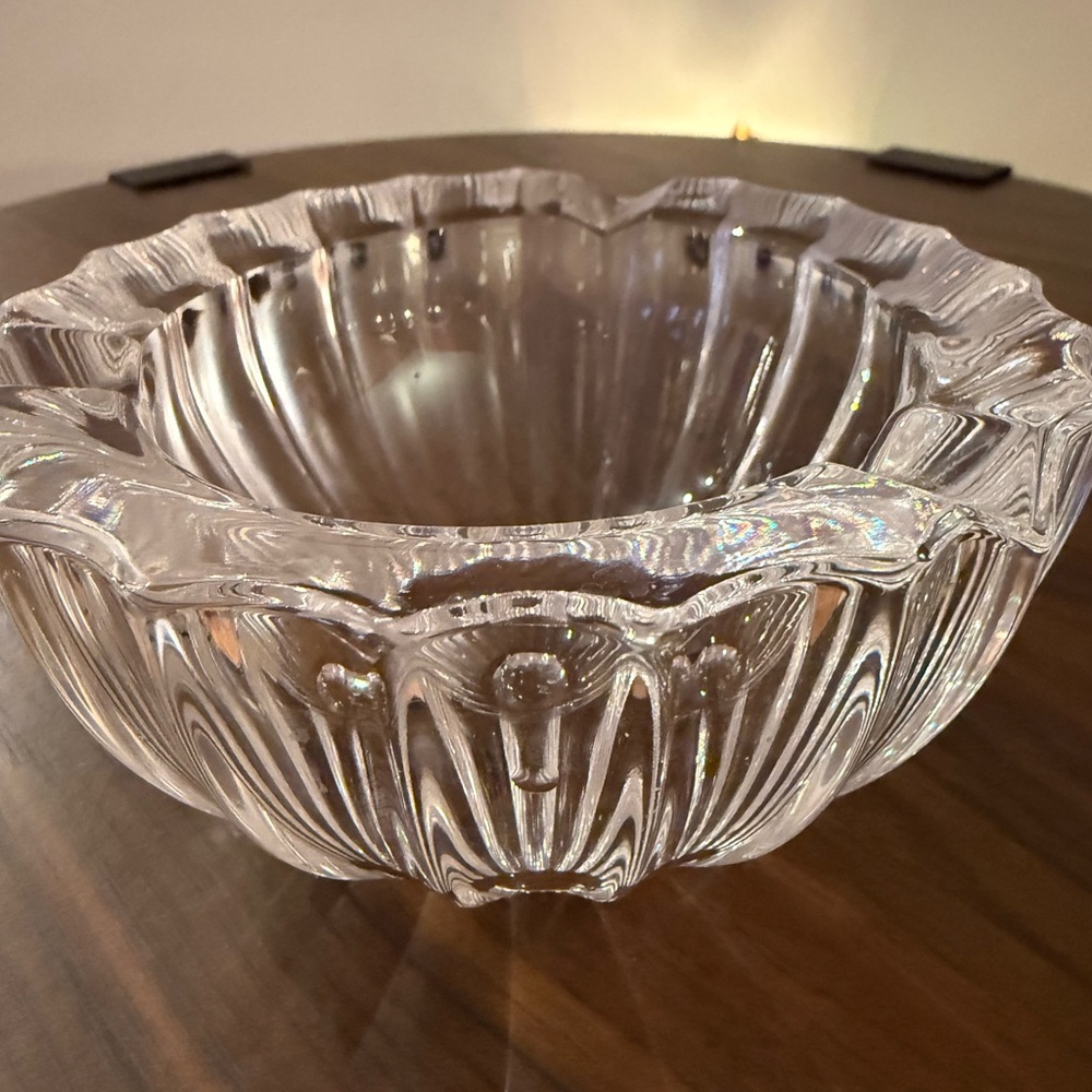 Elegant Clear Glass Ashtray